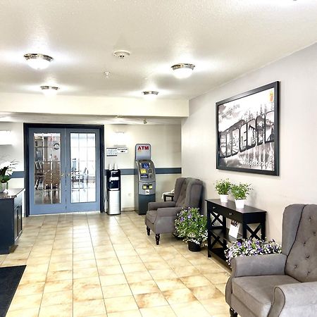 Hotel Super 8 By Wyndham Whitecourt Exteriér fotografie