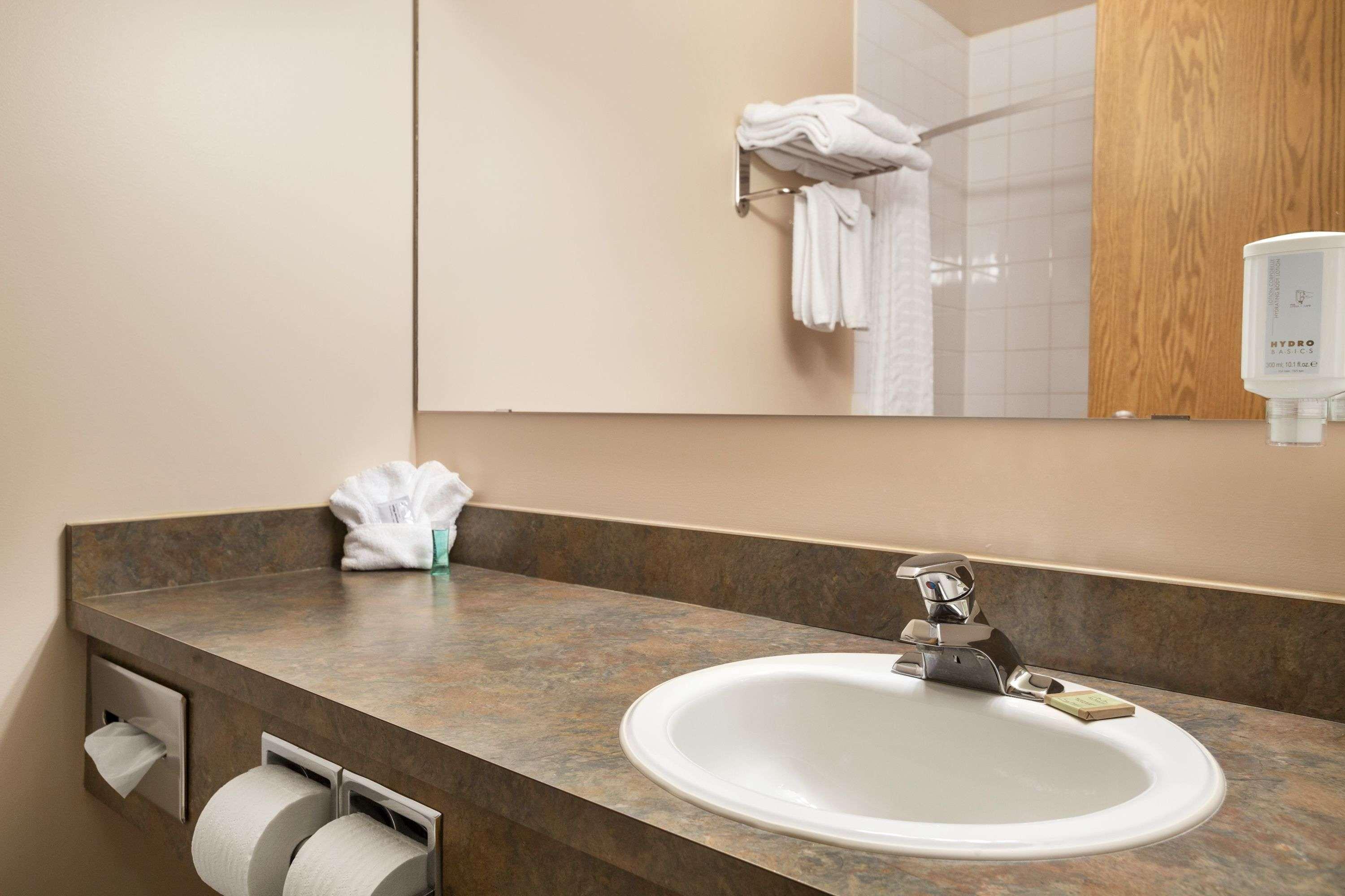 Hotel Super 8 By Wyndham Whitecourt Exteriér fotografie