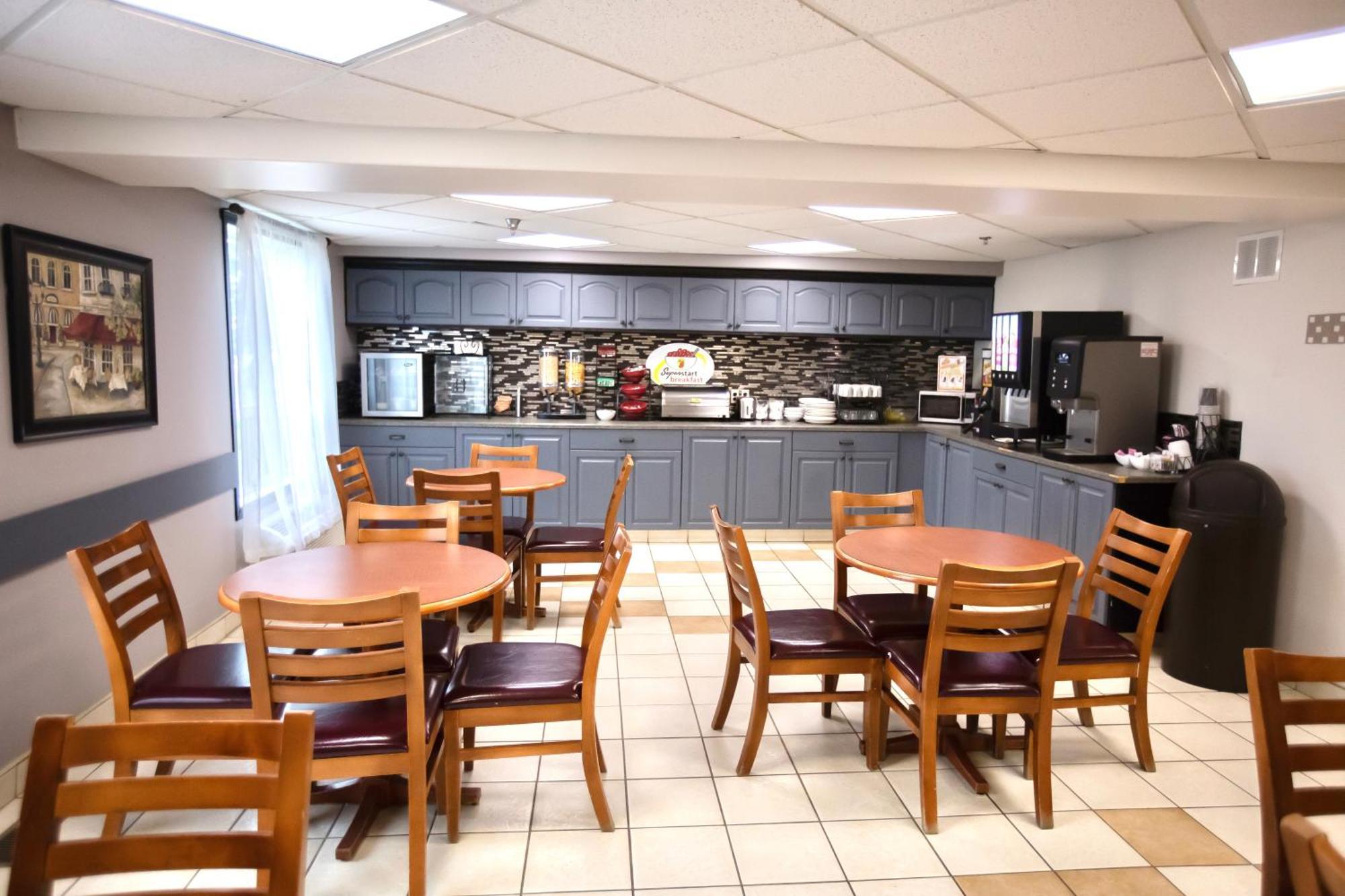 Hotel Super 8 By Wyndham Whitecourt Exteriér fotografie