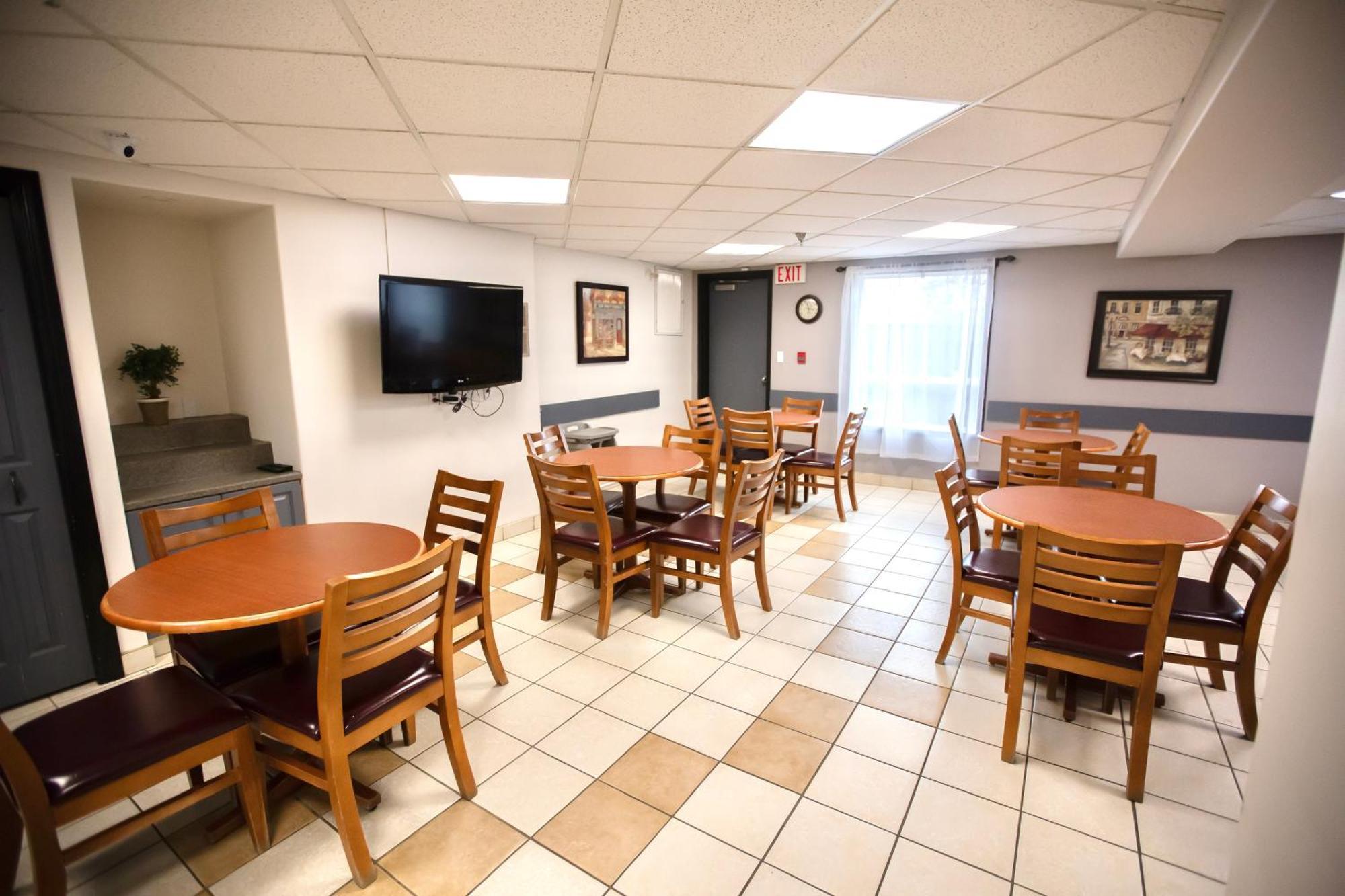 Hotel Super 8 By Wyndham Whitecourt Exteriér fotografie
