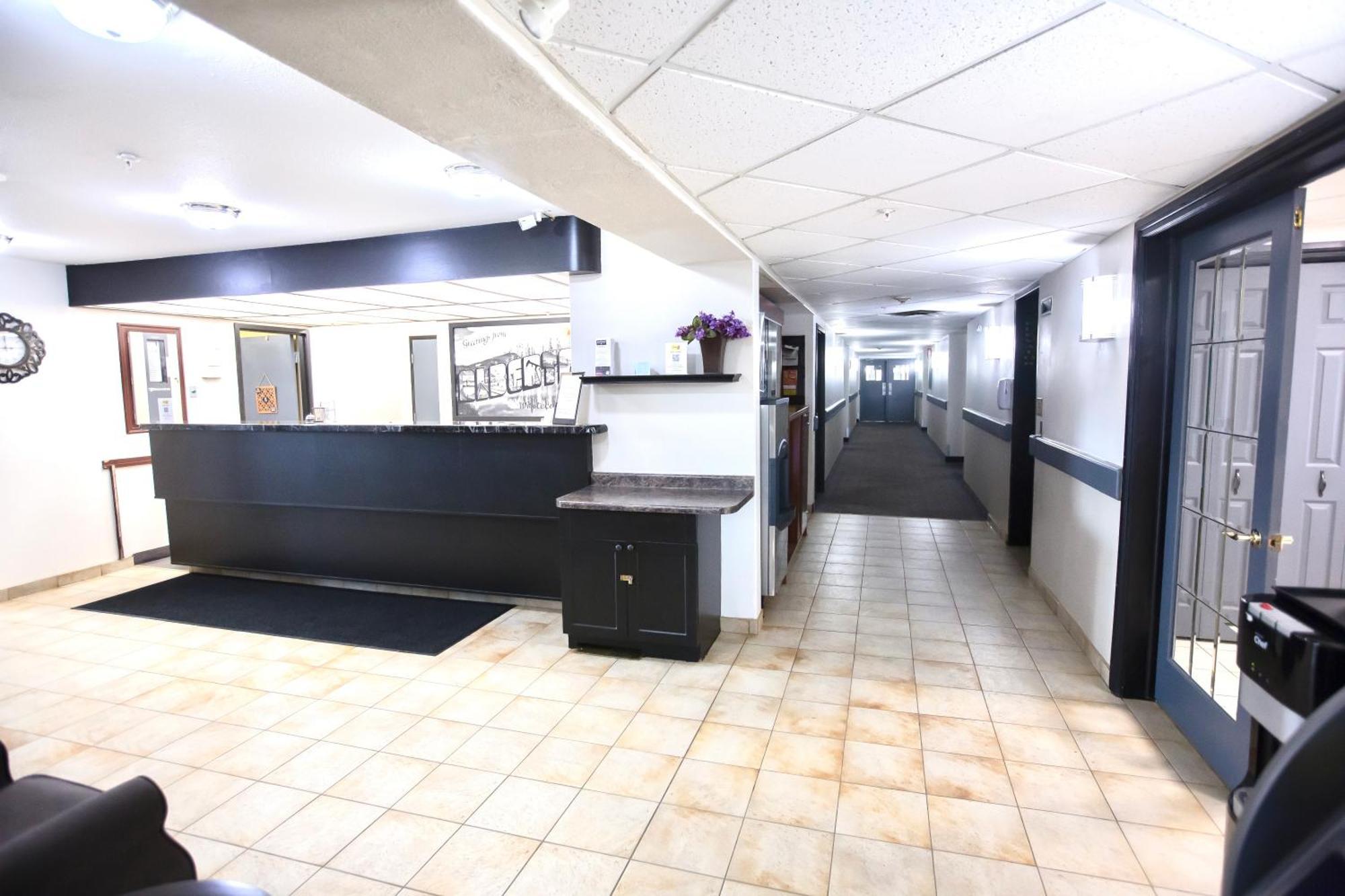 Hotel Super 8 By Wyndham Whitecourt Exteriér fotografie