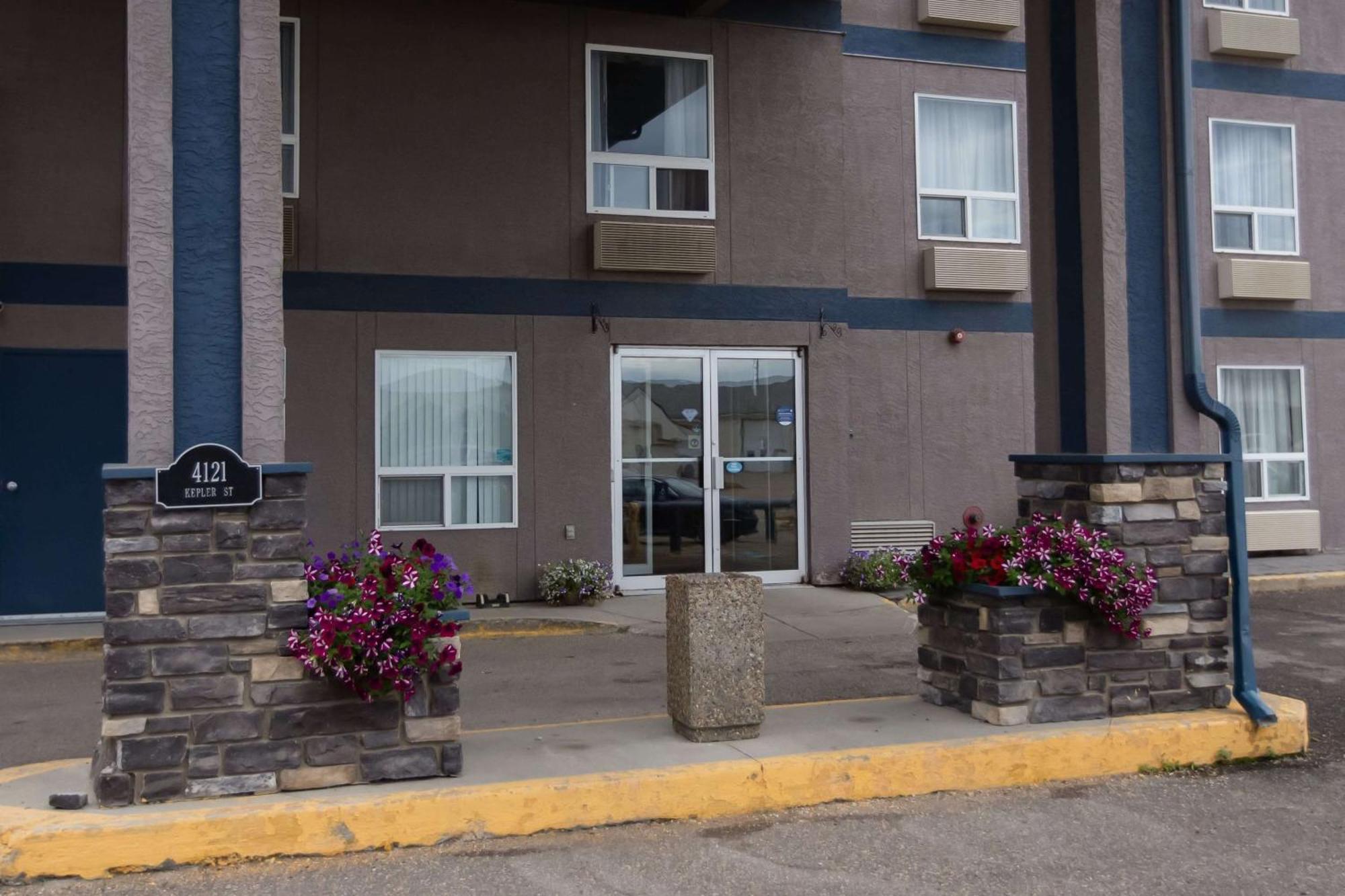 Hotel Super 8 By Wyndham Whitecourt Exteriér fotografie
